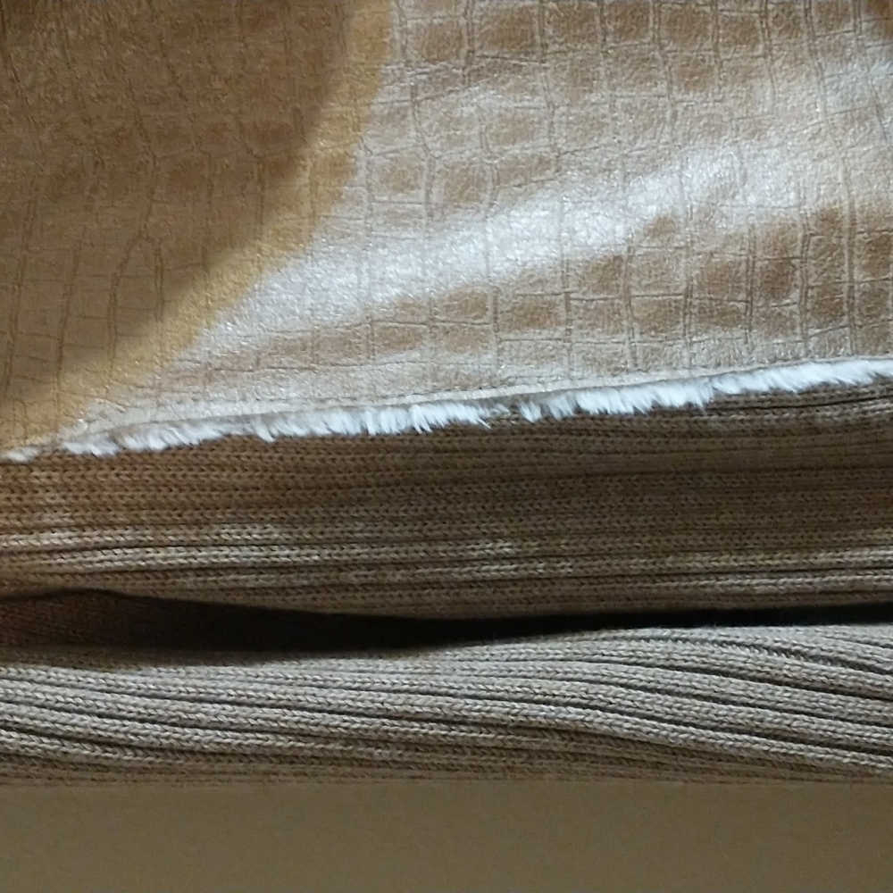 Sweater - Picture 5 of 7